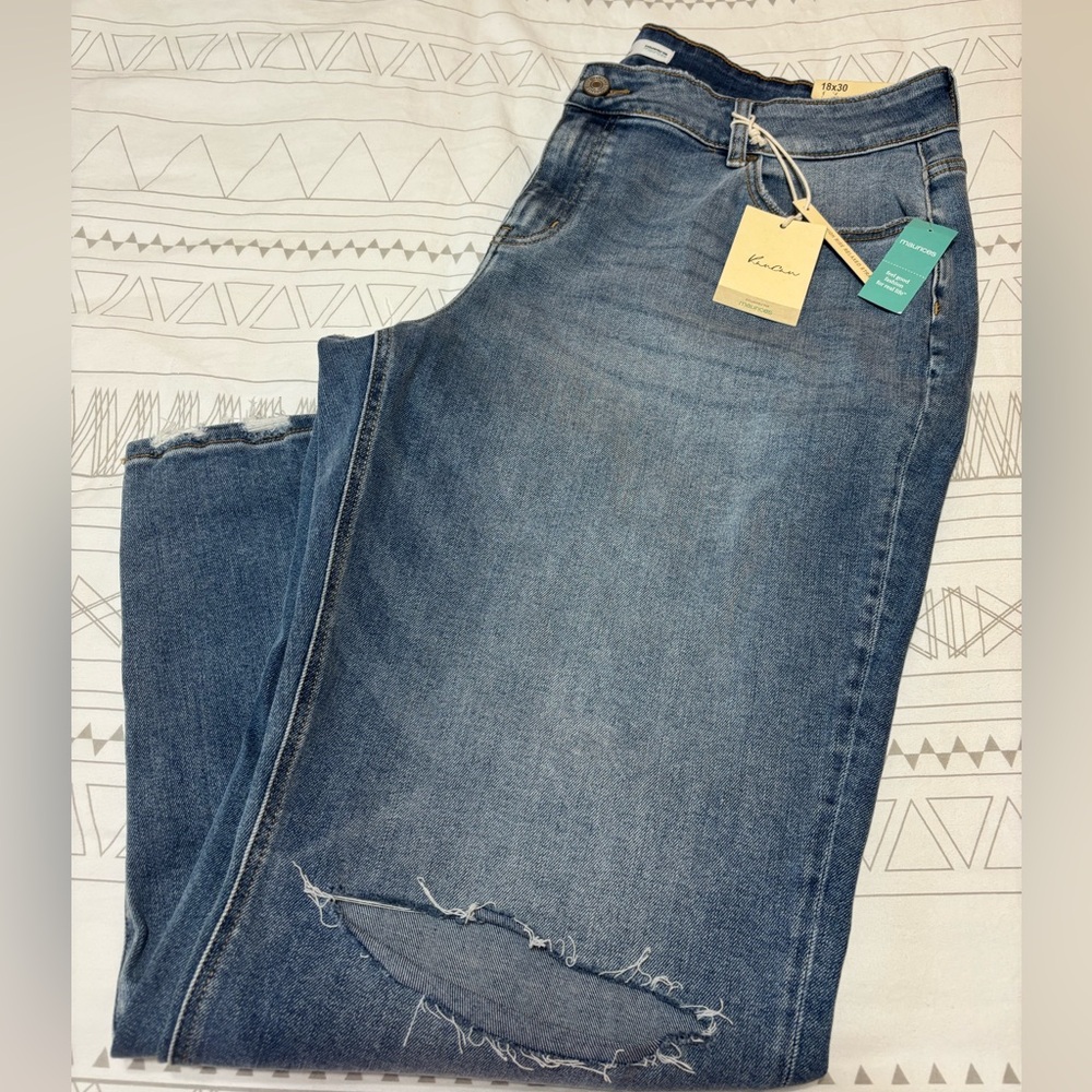 KanCan Women's Plus High Rise Relaxed Straight Leg Distressed Jeans NWT